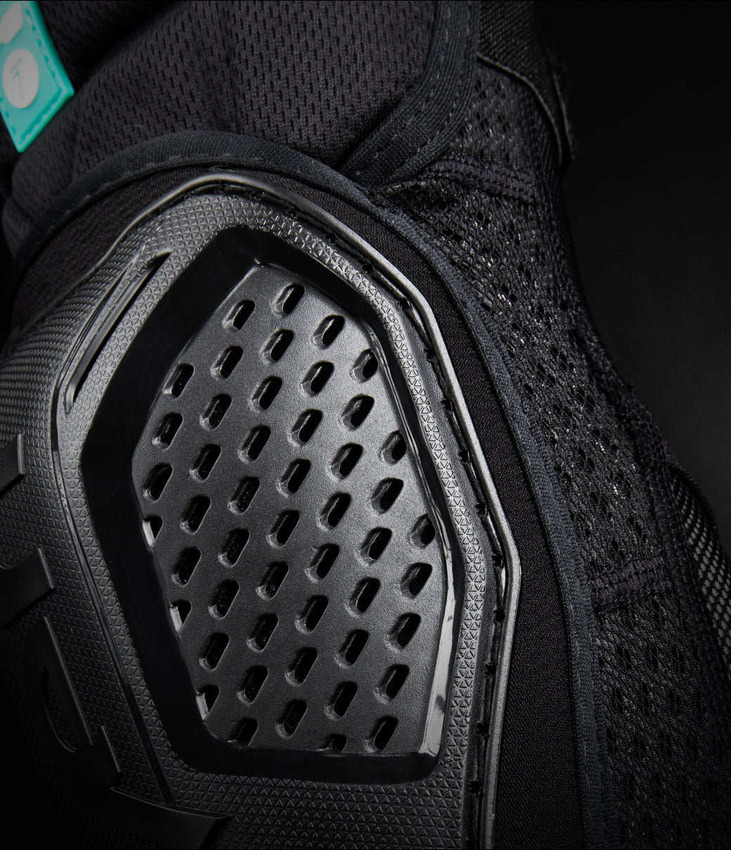 Stratus Elbow Guards - Black